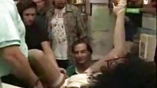 سوسی سیاہ بالوں والی ...